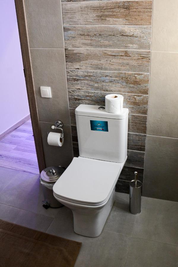 Dafni Luxury Suites Атина Екстериор снимка