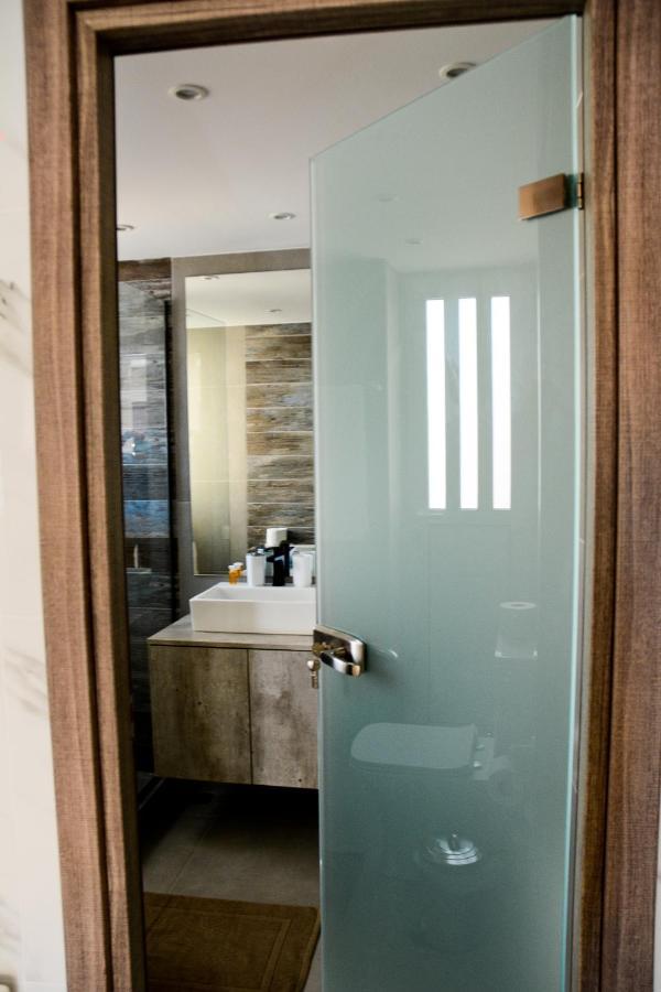 Dafni Luxury Suites Атина Екстериор снимка
