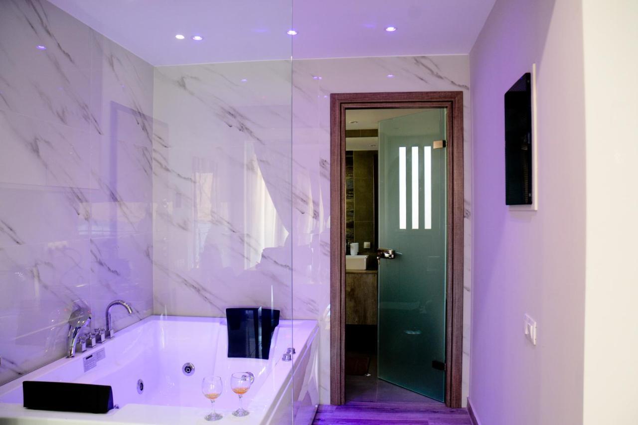 Dafni Luxury Suites Атина Екстериор снимка