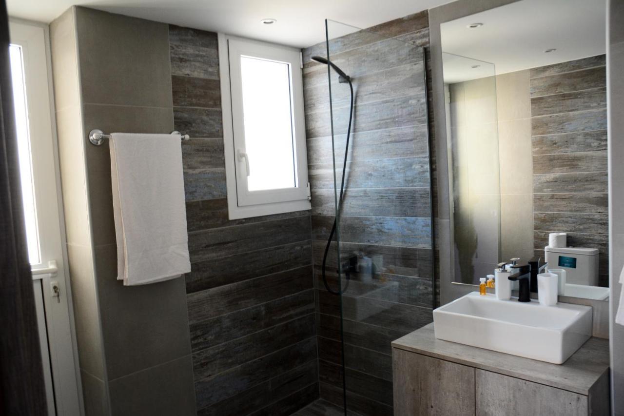 Dafni Luxury Suites Атина Екстериор снимка