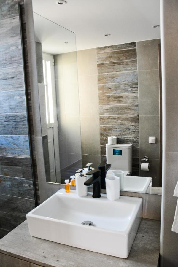 Dafni Luxury Suites Атина Екстериор снимка