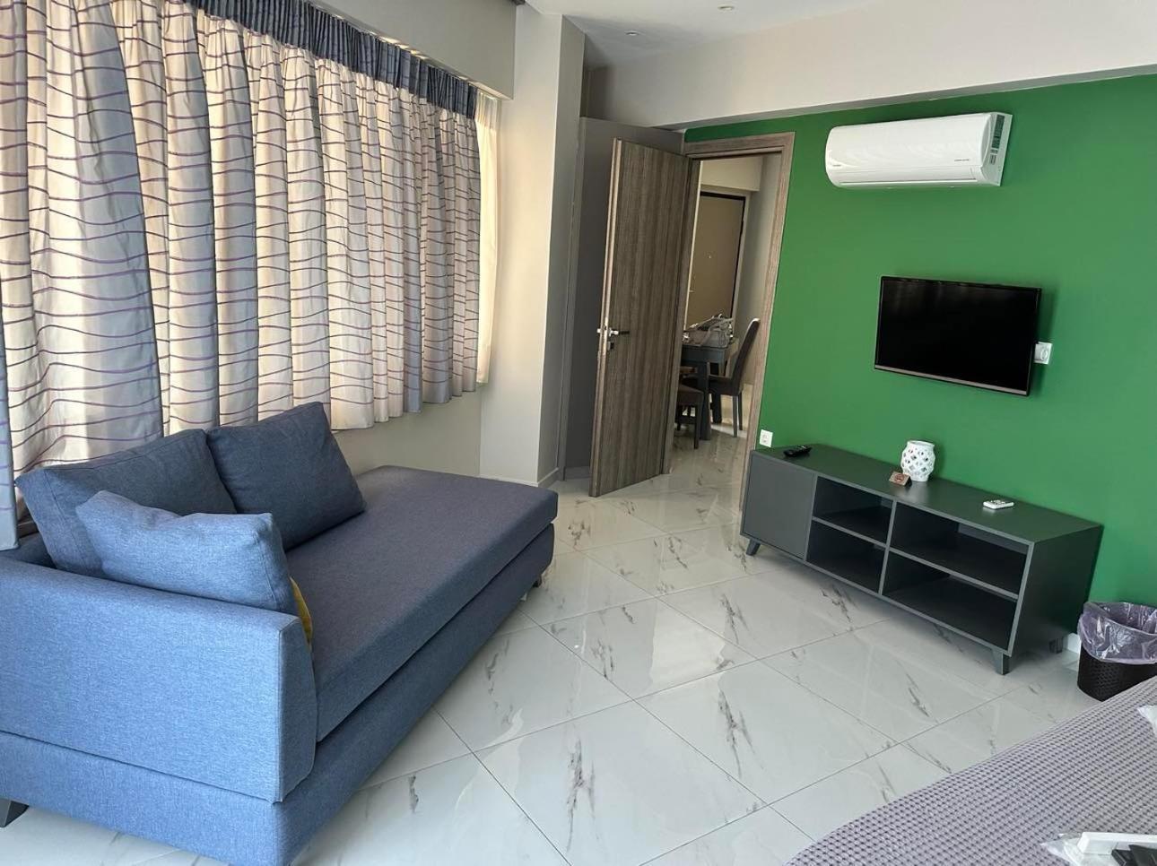Dafni Luxury Suites Атина Екстериор снимка