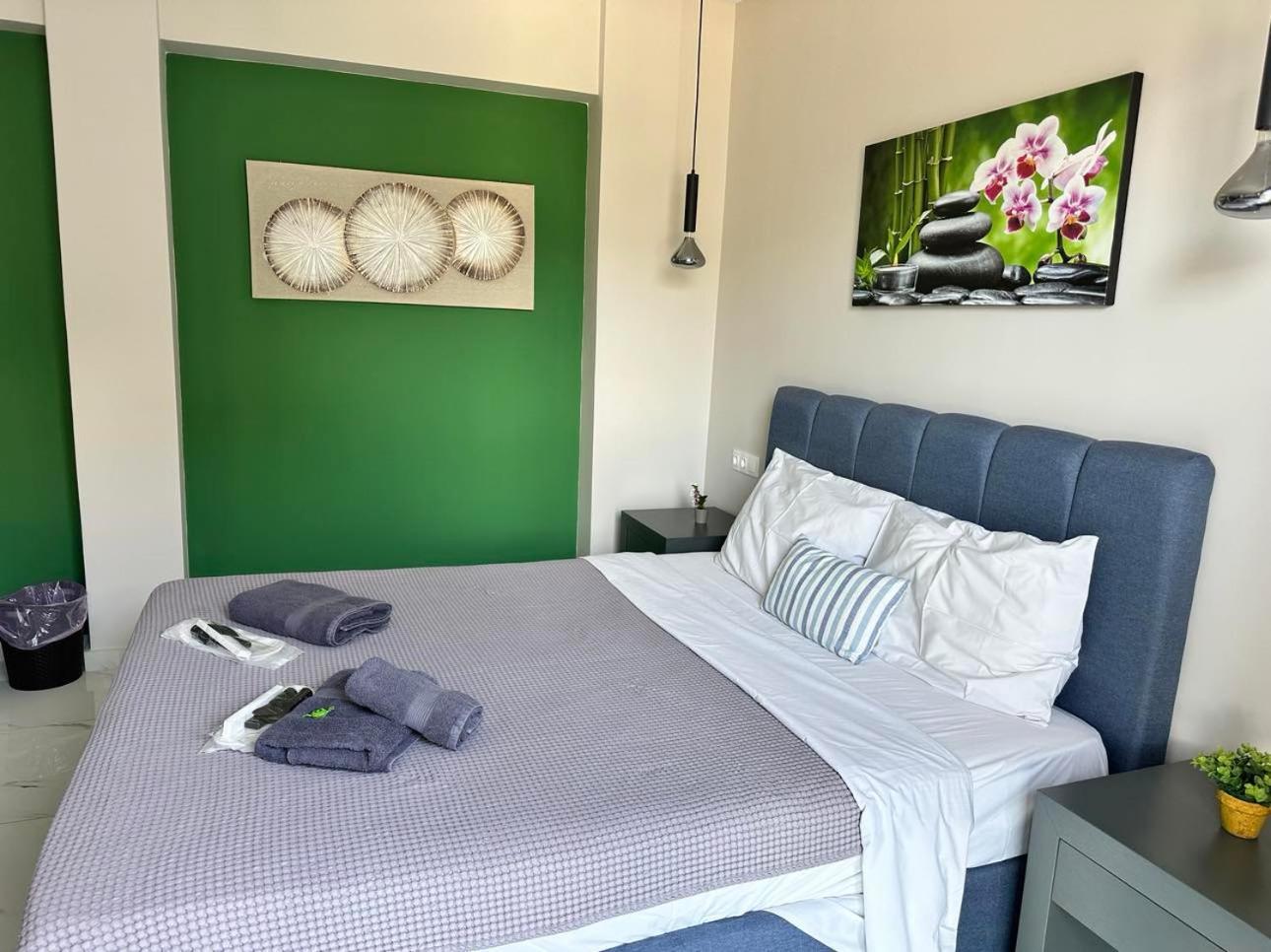 Dafni Luxury Suites Атина Екстериор снимка